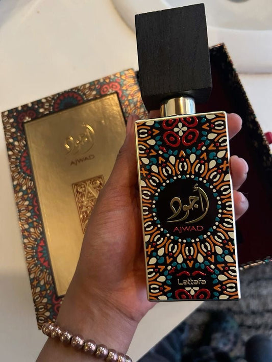 Ajwad Lattafa – Parfum feminin arabesc delicat și rafinat