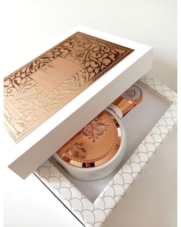 Fakhar Femme Lattafa – Parfum Arabesc Floral și Dulce